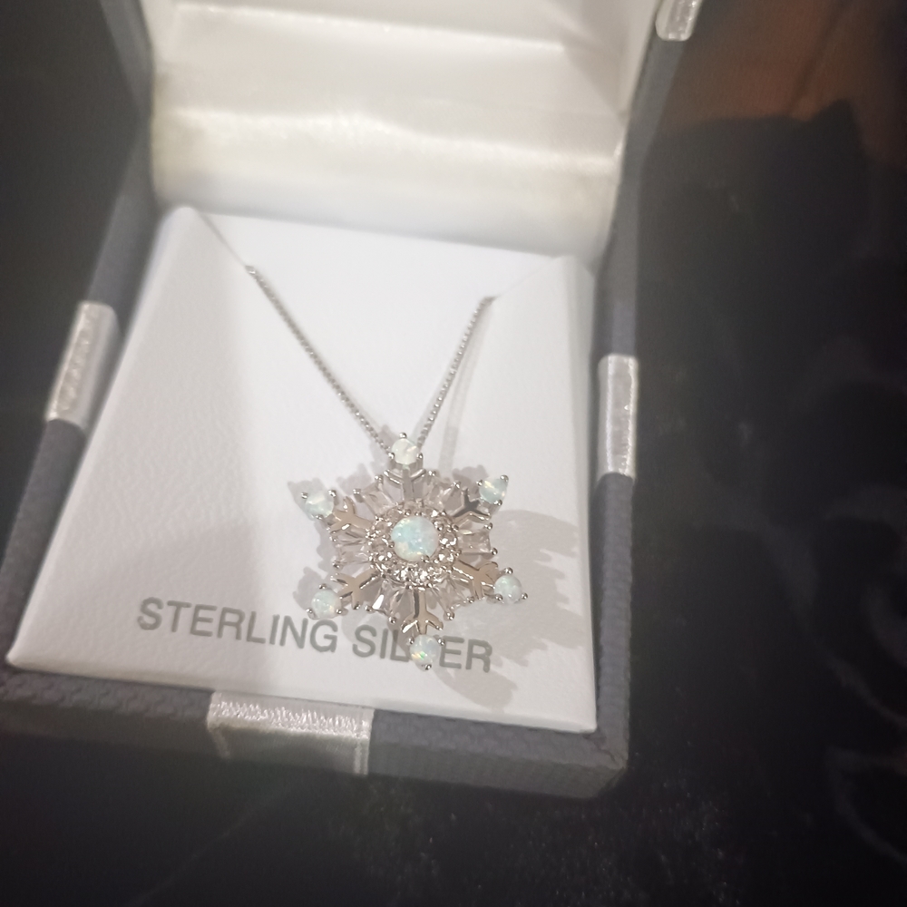Sterling Silver Snowflake Pendant Necklace